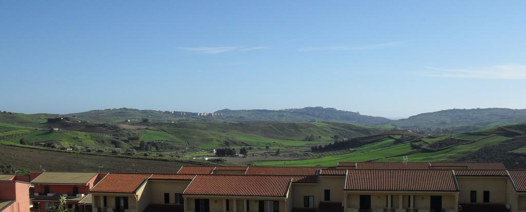 Sopra Isola Apartment Ioppolo Giancaxio Bagian luar foto